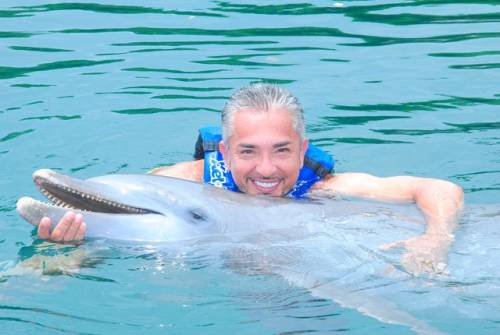 Цезарь в Канкуне с Дельфинами 2